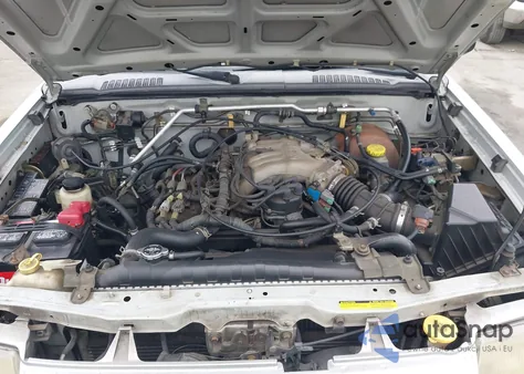 2000 Nissan Xterra Se/Xe z USA, uszkodzony, nr VIN 5N1ED28Y0YC575933